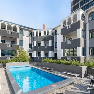 https://warwick-mansions-12.hotels-capetown.com
