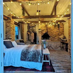 https://the-old-bishop-wilton.yorkshirehotels.net